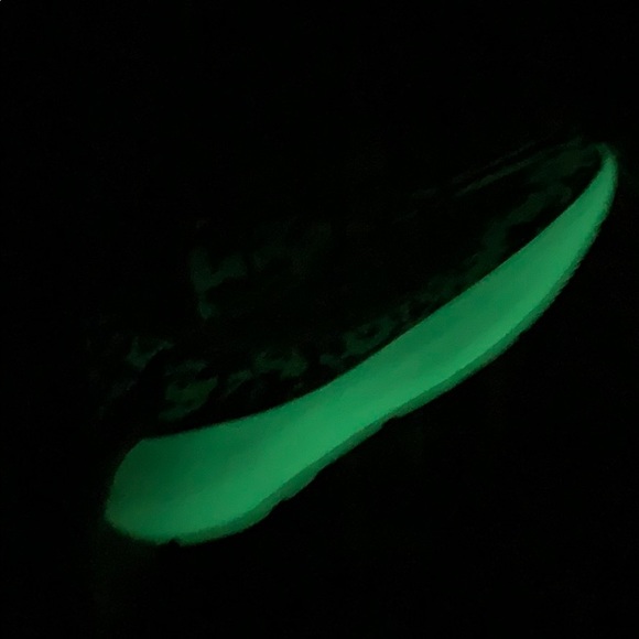 Yeezy Boost 380 - Picture 7 of 7